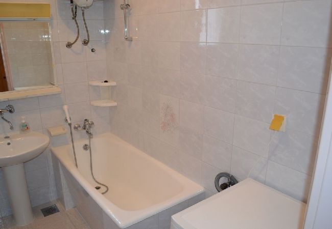 Ferienwohnung in Povlja - Ferienwohnung in Povlja mit Meerblick, Terrasse, Klimaanlage, W-LAN (3365-3) Ferienwohnung in Povlja - Ferienwohnung in Povlja mit Meerblick, Terrasse, Klimaanlage, W-LAN (3365-3)