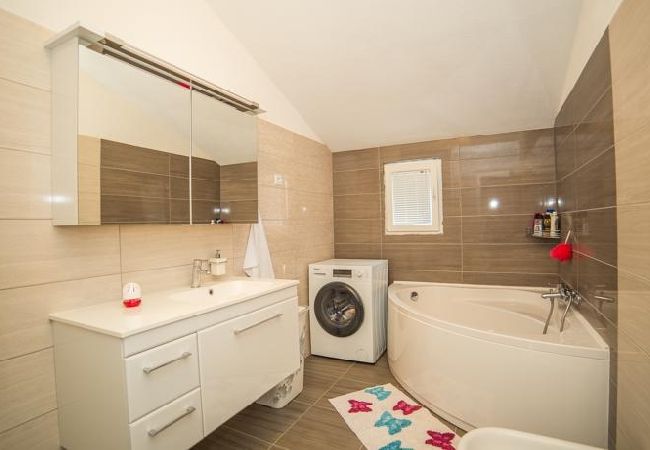 Ferienwohnung in Povlja - Ferienwohnung in Povlja mit Meerblick, Balkon, Klimaanlage, W-LAN (3365-5) Ferienwohnung in Povlja - Ferienwohnung in Povlja mit Meerblick, Balkon, Klimaanlage, W-LAN (3365-5)