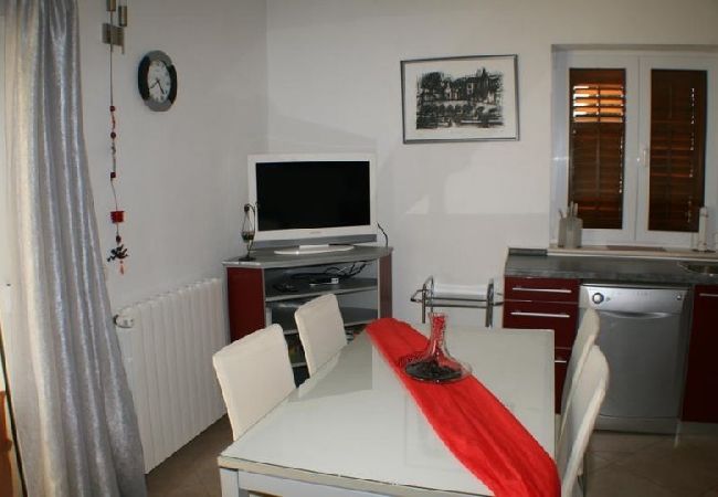 Ferienwohnung in Bol - Ferienwohnung in Bol mit Meerblick, Terrasse, Klimaanlage, W-LAN (3417-1) Ferienwohnung in Bol - Ferienwohnung in Bol mit Meerblick, Terrasse, Klimaanlage, W-LAN (3417-1)