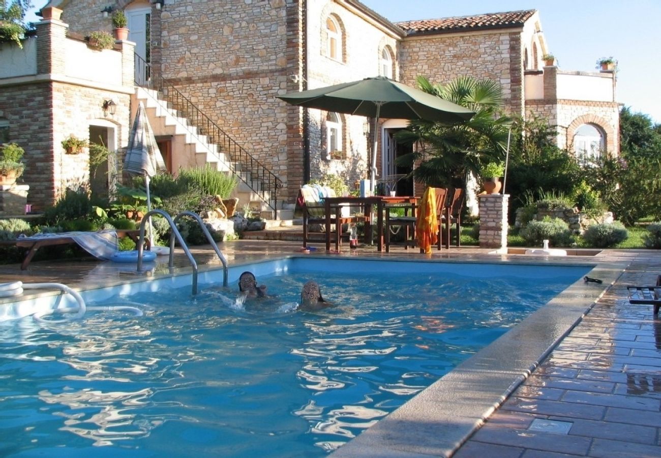 Ferienhaus in Funtana - Ferienhaus in Funtana mit Meerblick, Terrasse, Klimaanlage, W-LAN (3418-2)