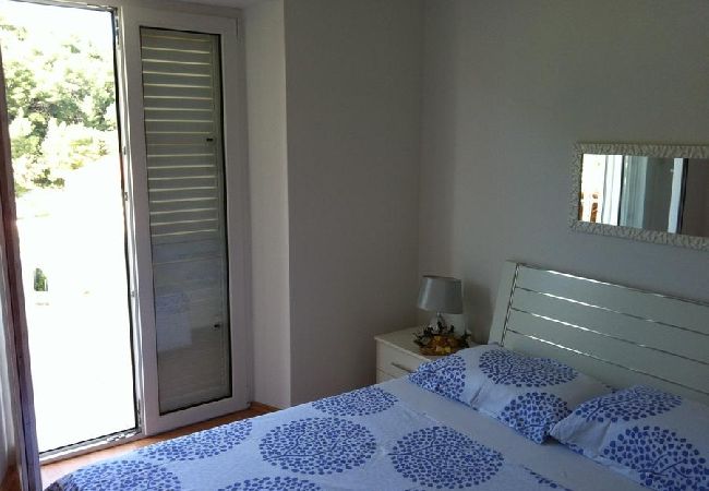 Ferienwohnung in Povlja - Ferienwohnung in Povlja mit Meerblick, Terrasse, Klimaanlage, W-LAN (3419-1) Ferienwohnung in Povlja - Ferienwohnung in Povlja mit Meerblick, Terrasse, Klimaanlage, W-LAN (3419-1)