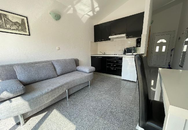Ferienwohnung in Povlja - Ferienwohnung in Povlja mit Meerblick, Terrasse, Klimaanlage, W-LAN (3419-2) Ferienwohnung in Povlja - Ferienwohnung in Povlja mit Meerblick, Terrasse, Klimaanlage, W-LAN (3419-2)