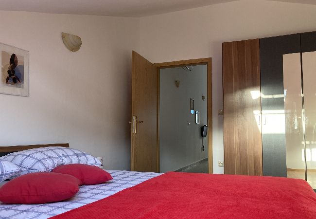Ferienwohnung in Povlja - Ferienwohnung in Povlja mit Terrasse, Klimaanlage, W-LAN, Waschmaschine (3419-3) Ferienwohnung in Povlja - Ferienwohnung in Povlja mit Terrasse, Klimaanlage, W-LAN, Waschmaschine (3419-3)