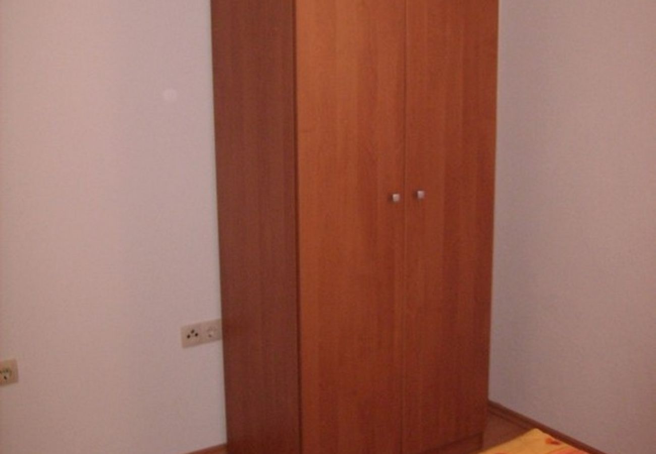 Ferienwohnung in Omiš - Ferienwohnung in Omiš mit Balkon, Klimaanlage, W-LAN, Waschmaschine (3422-4)