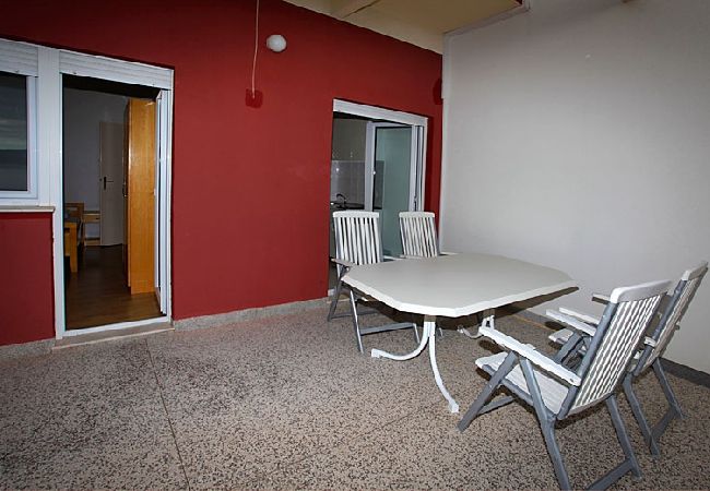 Ferienwohnung in Duce - Ferienwohnung in Duće mit Meerblick, Terrasse, Klimaanlage, W-LAN (3423-1) Ferienwohnung in Duce - Ferienwohnung in Duće mit Meerblick, Terrasse, Klimaanlage, W-LAN (3423-1)