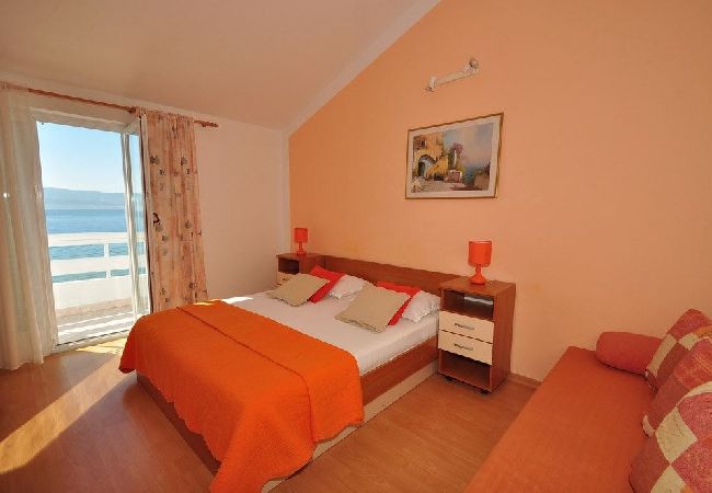 Ferienwohnung in Duce - Ferienwohnung in Duće mit Meerblick, Terrasse, Klimaanlage, W-LAN (3425-5) Ferienwohnung in Duce - Ferienwohnung in Duće mit Meerblick, Terrasse, Klimaanlage, W-LAN (3425-5)