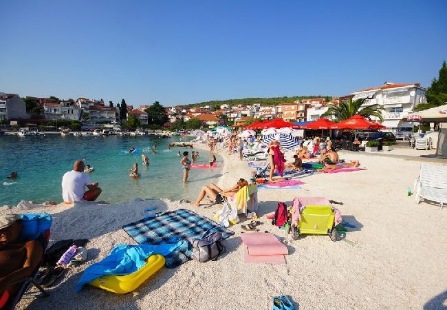 Ferienwohnung in Okrug Gornji - Ferienwohnung in Okrug Gornji mit Meerblick, Terrasse, Klimaanlage, W-LAN (5209-3) Ferienwohnung in Okrug Gornji - Ferienwohnung in Okrug Gornji mit Meerblick, Terrasse, Klimaanlage, W-LAN (5209-3)