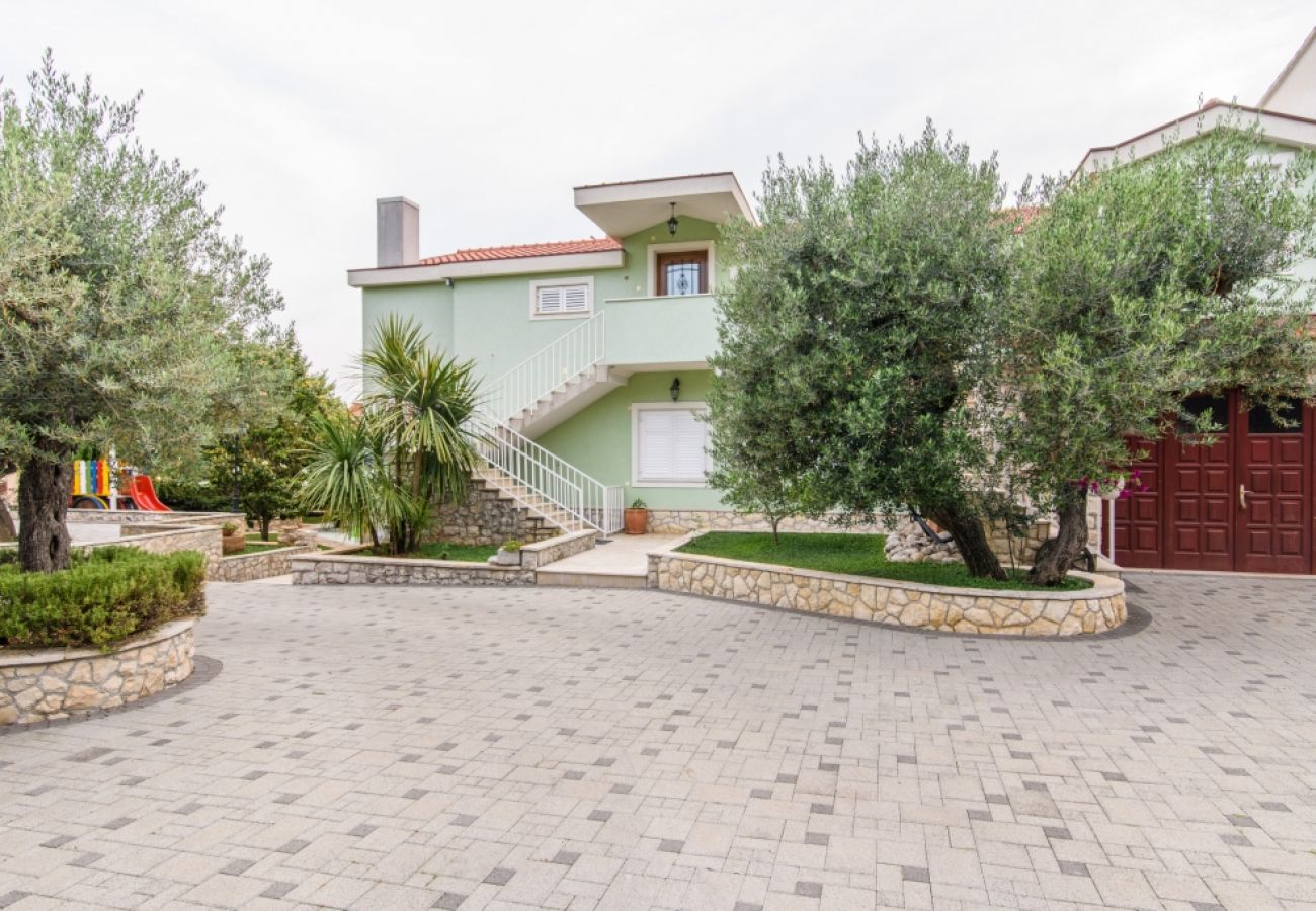 Ferienwohnung in Okrug Gornji - Ferienwohnung in Okrug Gornji mit Meerblick, Terrasse, Klimaanlage, W-LAN (5209-3)