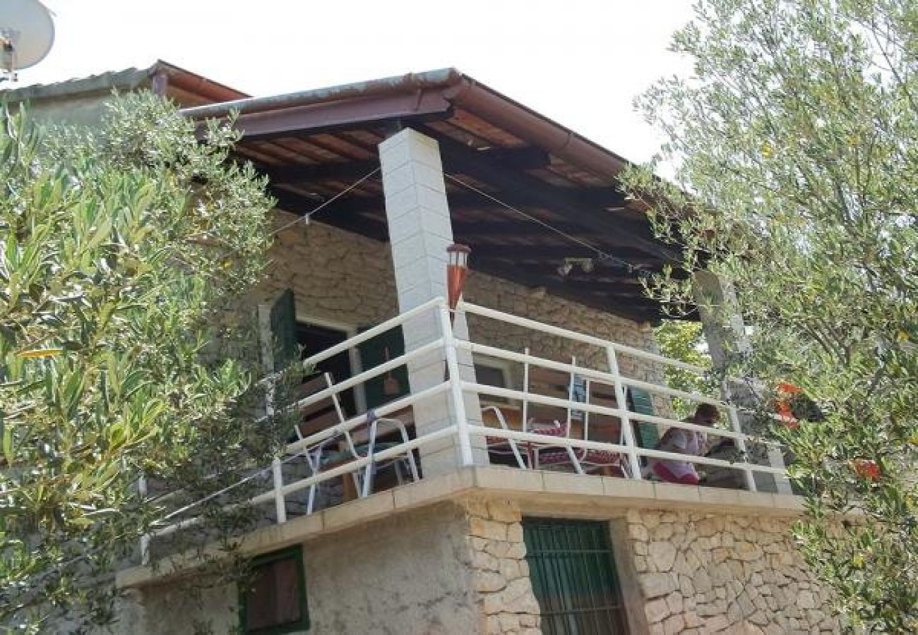 Ferienhaus in Tkon - Robinsonhaus in Tkon mit Meerblick, Terrasse, W-LAN (3437-1)