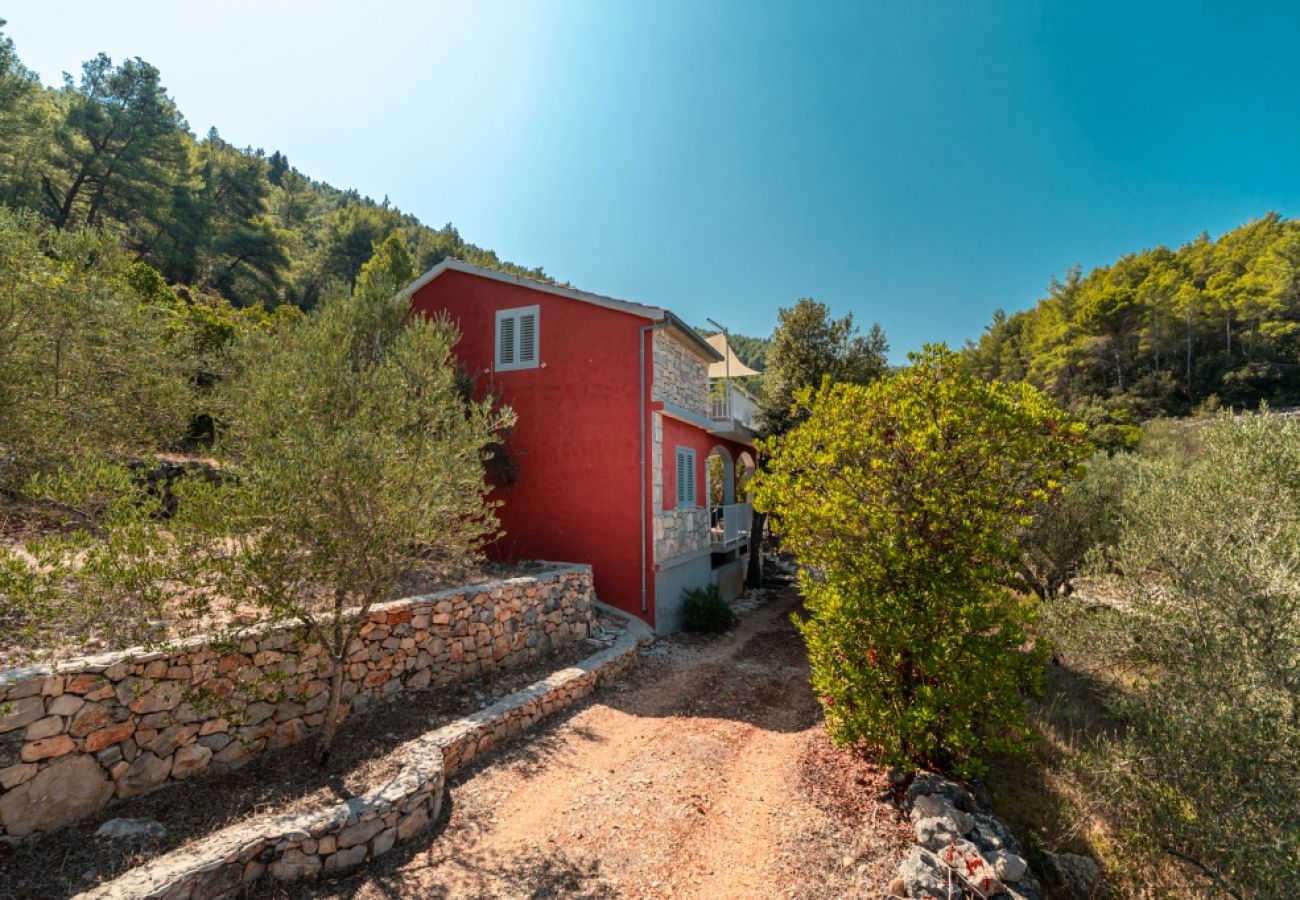 Ferienhaus in Vela Luka - Robinsonhaus in Vela Luka mit Meerblick, Terrasse, Klimaanlage, W-LAN (3439-1)