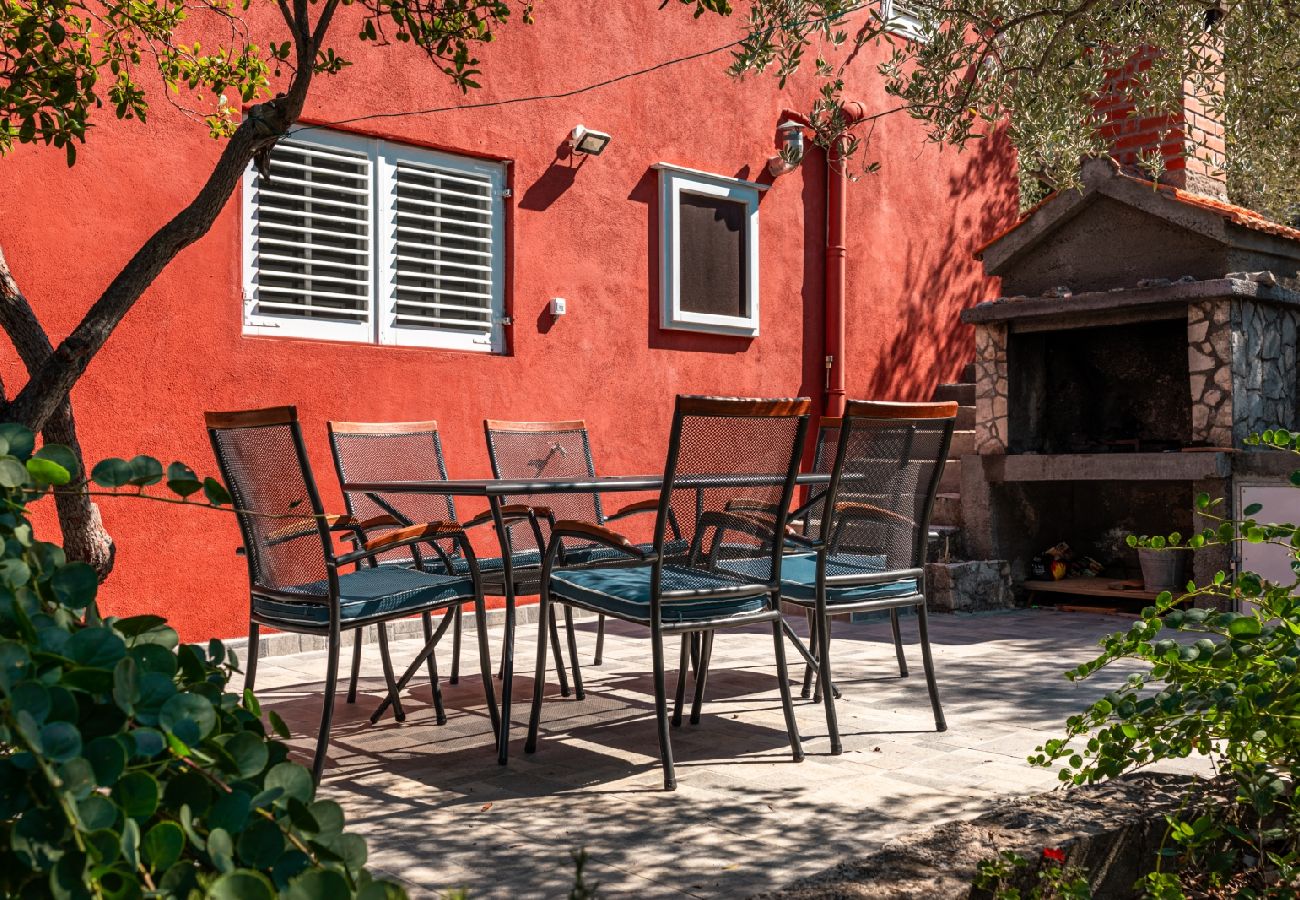 Ferienhaus in Vela Luka - Robinsonhaus in Vela Luka mit Meerblick, Terrasse, Klimaanlage, W-LAN (3439-1)