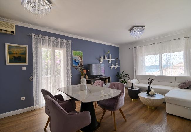 Ferienwohnung in Trogir - Ferienwohnung in Trogir mit Meerblick, Balkon, Klimaanlage, W-LAN (3459-1) Ferienwohnung in Trogir - Ferienwohnung in Trogir mit Meerblick, Balkon, Klimaanlage, W-LAN (3459-1)