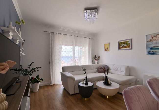 Ferienwohnung in Trogir - Ferienwohnung in Trogir mit Meerblick, Balkon, Klimaanlage, W-LAN (3459-1) Ferienwohnung in Trogir - Ferienwohnung in Trogir mit Meerblick, Balkon, Klimaanlage, W-LAN (3459-1)