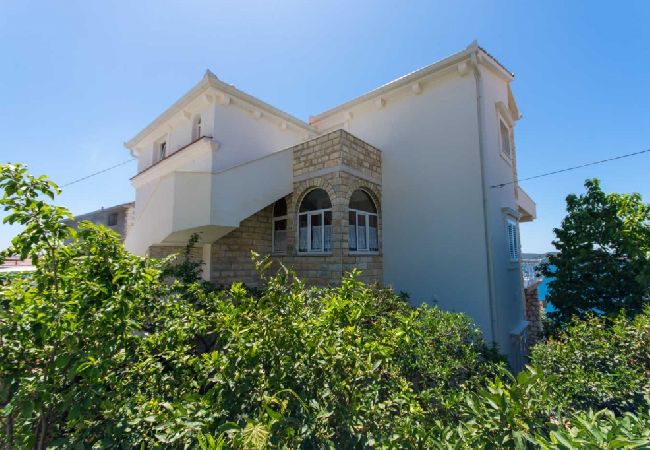 Ferienwohnung in Trogir - Ferienwohnung in Trogir mit Meerblick, Balkon, Klimaanlage, W-LAN (3459-1) Ferienwohnung in Trogir - Ferienwohnung in Trogir mit Meerblick, Balkon, Klimaanlage, W-LAN (3459-1)