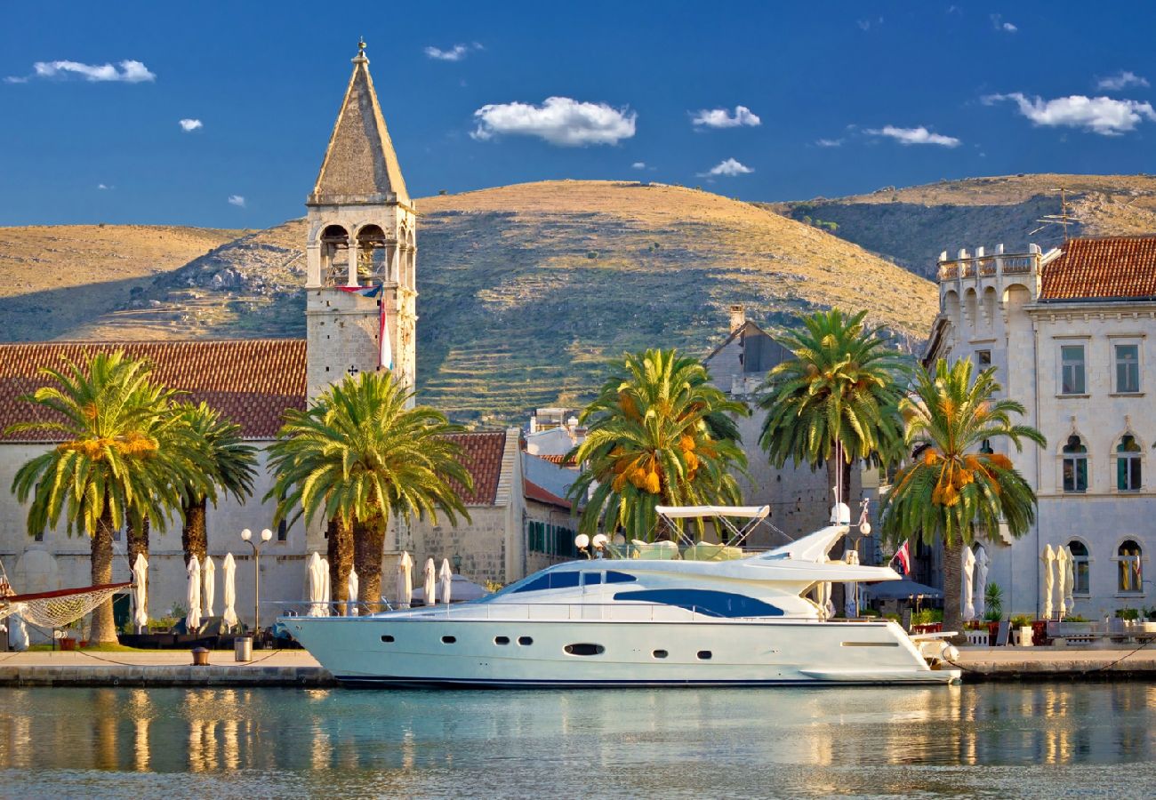 Ferienwohnung in Trogir - Ferienwohnung in Trogir mit Meerblick, Balkon, Klimaanlage, W-LAN (3459-1)