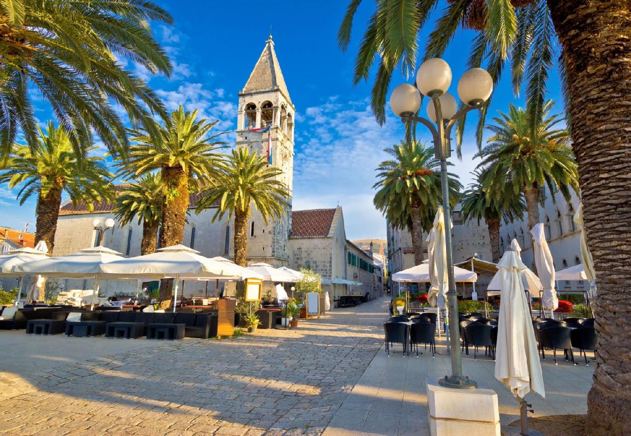 Ferienwohnung in Trogir - Ferienwohnung in Trogir mit Meerblick, Balkon, Klimaanlage, W-LAN (3459-1)