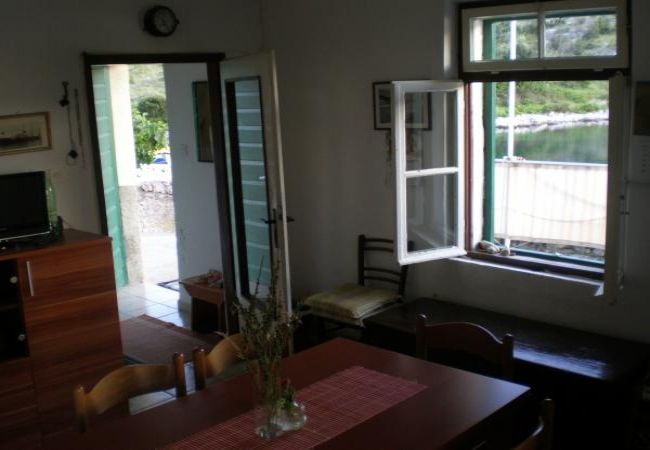 Ferienhaus in Kornati - Robinsonhaus in Žut mit Meerblick, Terrasse (3467-1) Ferienhaus in Kornati - Robinsonhaus in Žut mit Meerblick, Terrasse (3467-1)