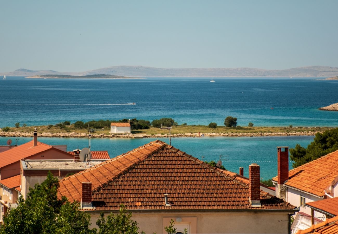 Ferienwohnung in Pakoštane - Ferienwohnung in Pakoštane mit Meerblick, Terrasse, Klimaanlage, W-LAN (3472-3)