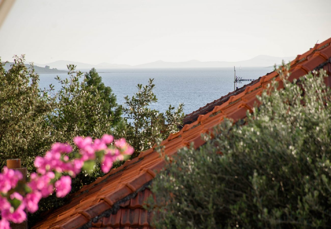 Ferienwohnung in Pakoštane - Ferienwohnung in Pakoštane mit Meerblick, Terrasse, Klimaanlage, W-LAN (3472-5)