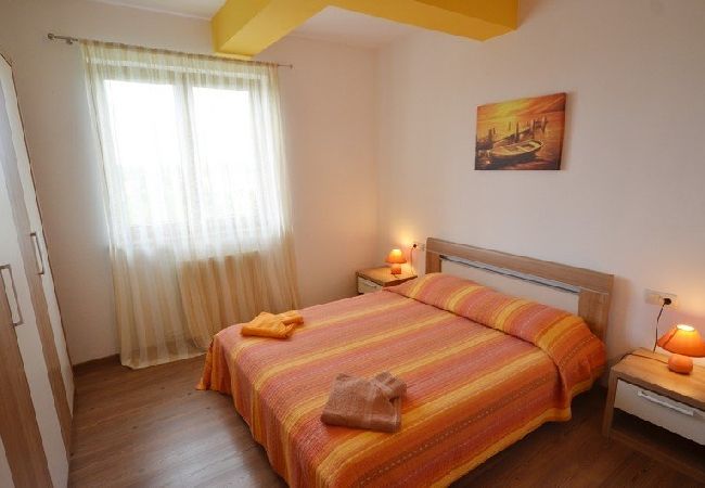 Ferienwohnung in Rovinj - Ferienwohnung in Rovinj mit Balkon, Klimaanlage, W-LAN (3483-1) Ferienwohnung in Rovinj - Ferienwohnung in Rovinj mit Balkon, Klimaanlage, W-LAN (3483-1)