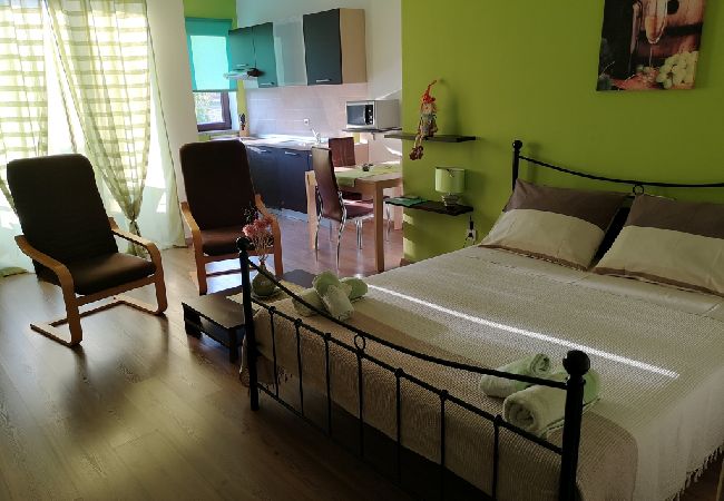 Studio in Rovinj - Studioapartment in Rovinj mit Balkon, Klimaanlage, W-LAN (3483-3) Studio in Rovinj - Studioapartment in Rovinj mit Balkon, Klimaanlage, W-LAN (3483-3)