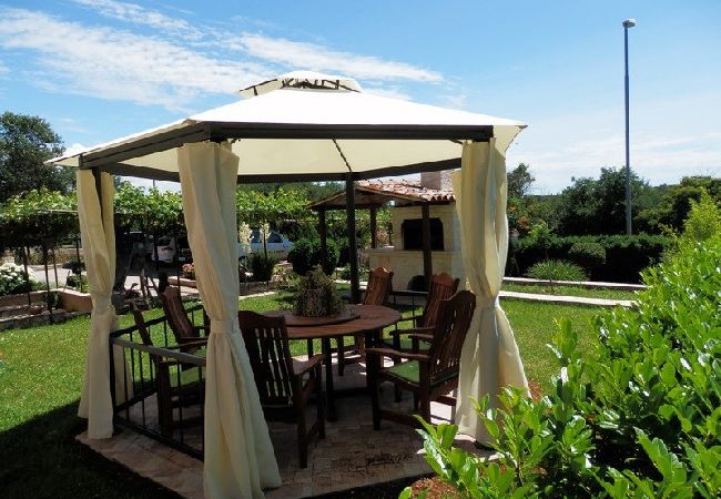 Ferienwohnung in Rovinj - Ferienwohnung in Rovinj mit Terrasse, Klimaanlage, W-LAN (3483-4) Ferienwohnung in Rovinj - Ferienwohnung in Rovinj mit Terrasse, Klimaanlage, W-LAN (3483-4)