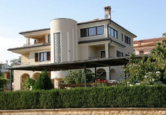Ferienwohnung in Rovinj - Ferienwohnung in Rovinj mit Terrasse, Klimaanlage, W-LAN (3483-4) Ferienwohnung in Rovinj - Ferienwohnung in Rovinj mit Terrasse, Klimaanlage, W-LAN (3483-4)