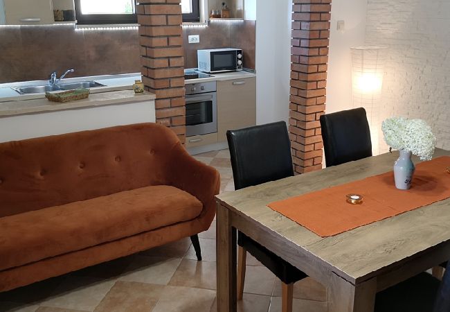 Ferienwohnung in Rovinj - Ferienwohnung in Rovinj mit Terrasse, Klimaanlage, W-LAN (3483-4) Ferienwohnung in Rovinj - Ferienwohnung in Rovinj mit Terrasse, Klimaanlage, W-LAN (3483-4)