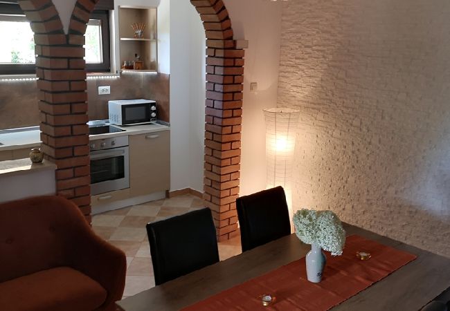 Ferienwohnung in Rovinj - Ferienwohnung in Rovinj mit Terrasse, Klimaanlage, W-LAN (3483-4) Ferienwohnung in Rovinj - Ferienwohnung in Rovinj mit Terrasse, Klimaanlage, W-LAN (3483-4)