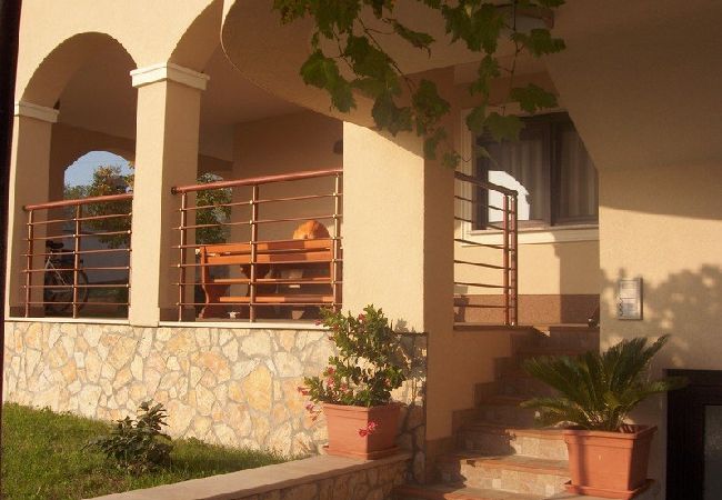 Ferienwohnung in Rovinj - Ferienwohnung in Rovinj mit Terrasse, Klimaanlage, W-LAN (3483-4) Ferienwohnung in Rovinj - Ferienwohnung in Rovinj mit Terrasse, Klimaanlage, W-LAN (3483-4)