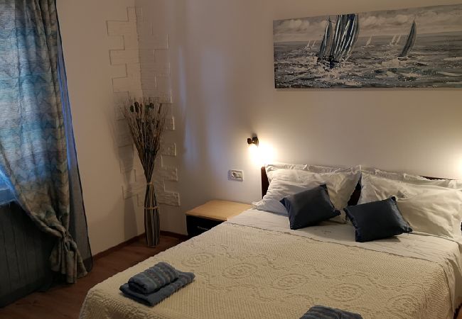 Ferienwohnung in Rovinj - Ferienwohnung in Rovinj mit Terrasse, Klimaanlage, W-LAN (3483-4) Ferienwohnung in Rovinj - Ferienwohnung in Rovinj mit Terrasse, Klimaanlage, W-LAN (3483-4)
