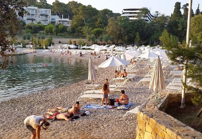 Ferienwohnung in Rovinj - Ferienwohnung in Rovinj mit Terrasse, Klimaanlage, W-LAN (3483-4) Ferienwohnung in Rovinj - Ferienwohnung in Rovinj mit Terrasse, Klimaanlage, W-LAN (3483-4)