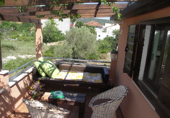 Ferienhaus in Vinišce - Ferienhaus in Vinišće mit Meerblick, Balkon, Klimaanlage, W-LAN (3484-1) Ferienhaus in Vinišce - Ferienhaus in Vinišće mit Meerblick, Balkon, Klimaanlage, W-LAN (3484-1)