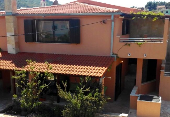 Ferienhaus in Vinišce - Ferienhaus in Vinišće mit Meerblick, Balkon, Klimaanlage, W-LAN (3484-1) Ferienhaus in Vinišce - Ferienhaus in Vinišće mit Meerblick, Balkon, Klimaanlage, W-LAN (3484-1)