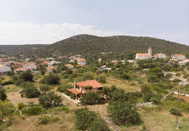 Ferienhaus in Vinišce - Ferienhaus in Vinišće mit Meerblick, Balkon, Klimaanlage, W-LAN (3484-1) Ferienhaus in Vinišce - Ferienhaus in Vinišće mit Meerblick, Balkon, Klimaanlage, W-LAN (3484-1)
