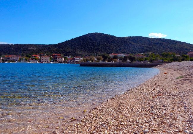 Ferienhaus in Vinišce - Ferienhaus in Vinišće mit Meerblick, Balkon, Klimaanlage, W-LAN (3484-1) Ferienhaus in Vinišce - Ferienhaus in Vinišće mit Meerblick, Balkon, Klimaanlage, W-LAN (3484-1)