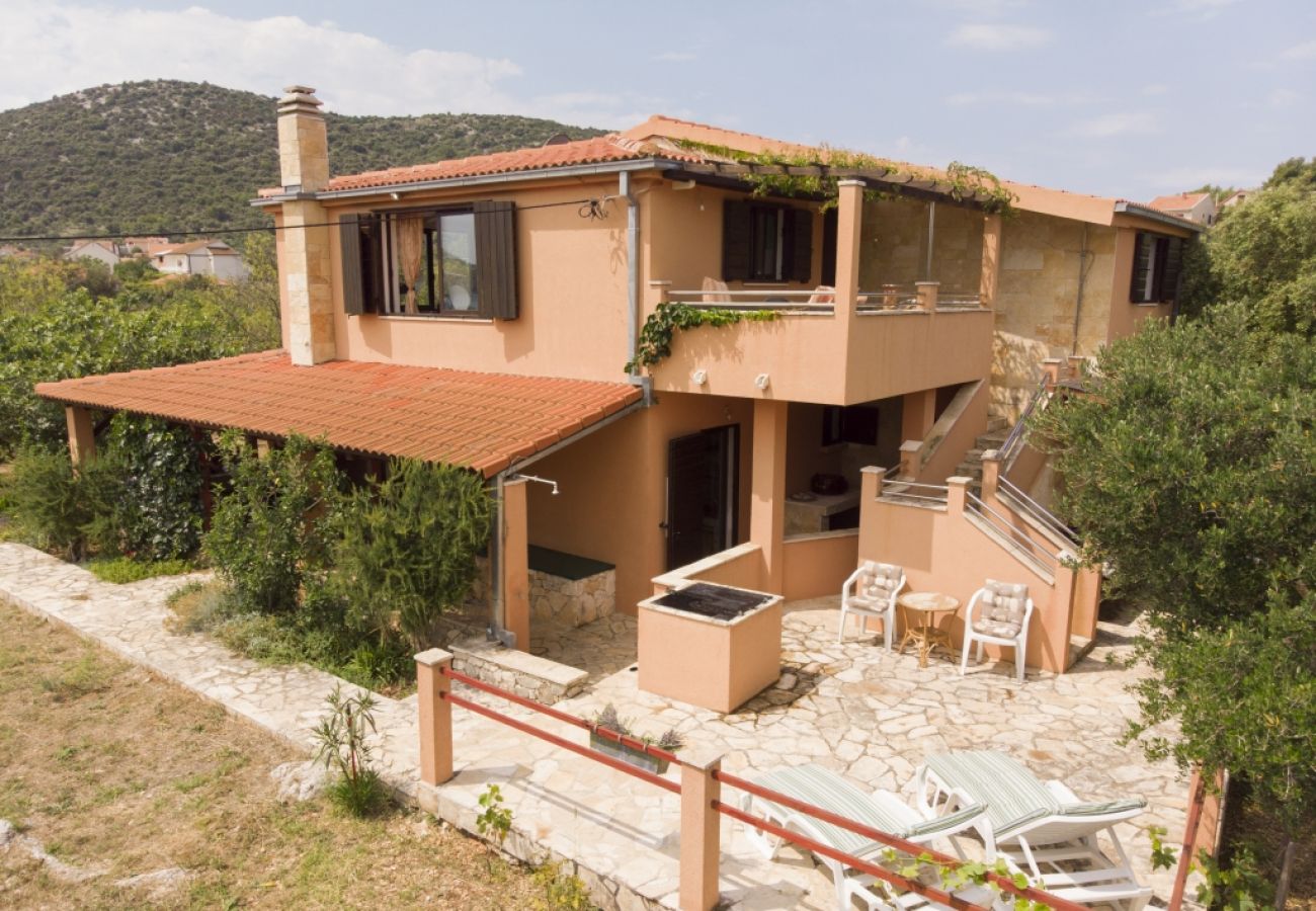 Ferienhaus in Vinišce - Ferienhaus in Vinišće mit Meerblick, Balkon, Klimaanlage, W-LAN (3484-1)