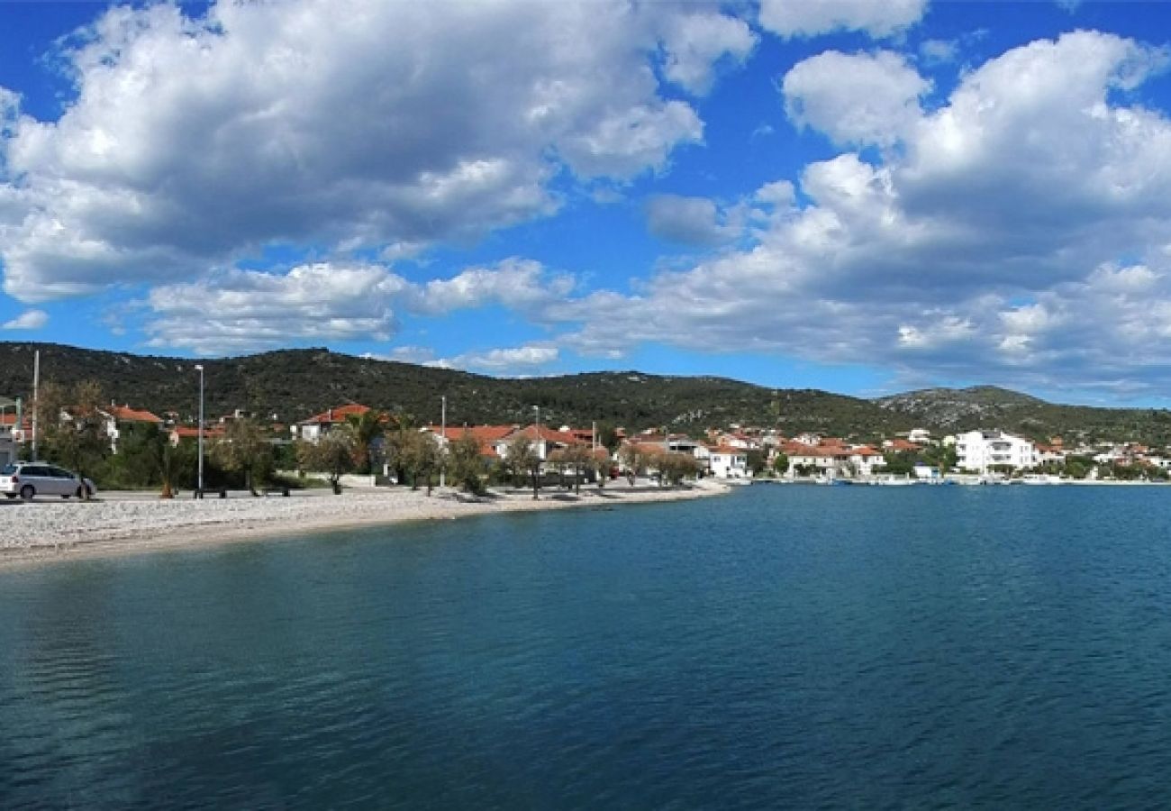 Ferienhaus in Vinišce - Ferienhaus in Vinišće mit Meerblick, Balkon, Klimaanlage, W-LAN (3484-1)