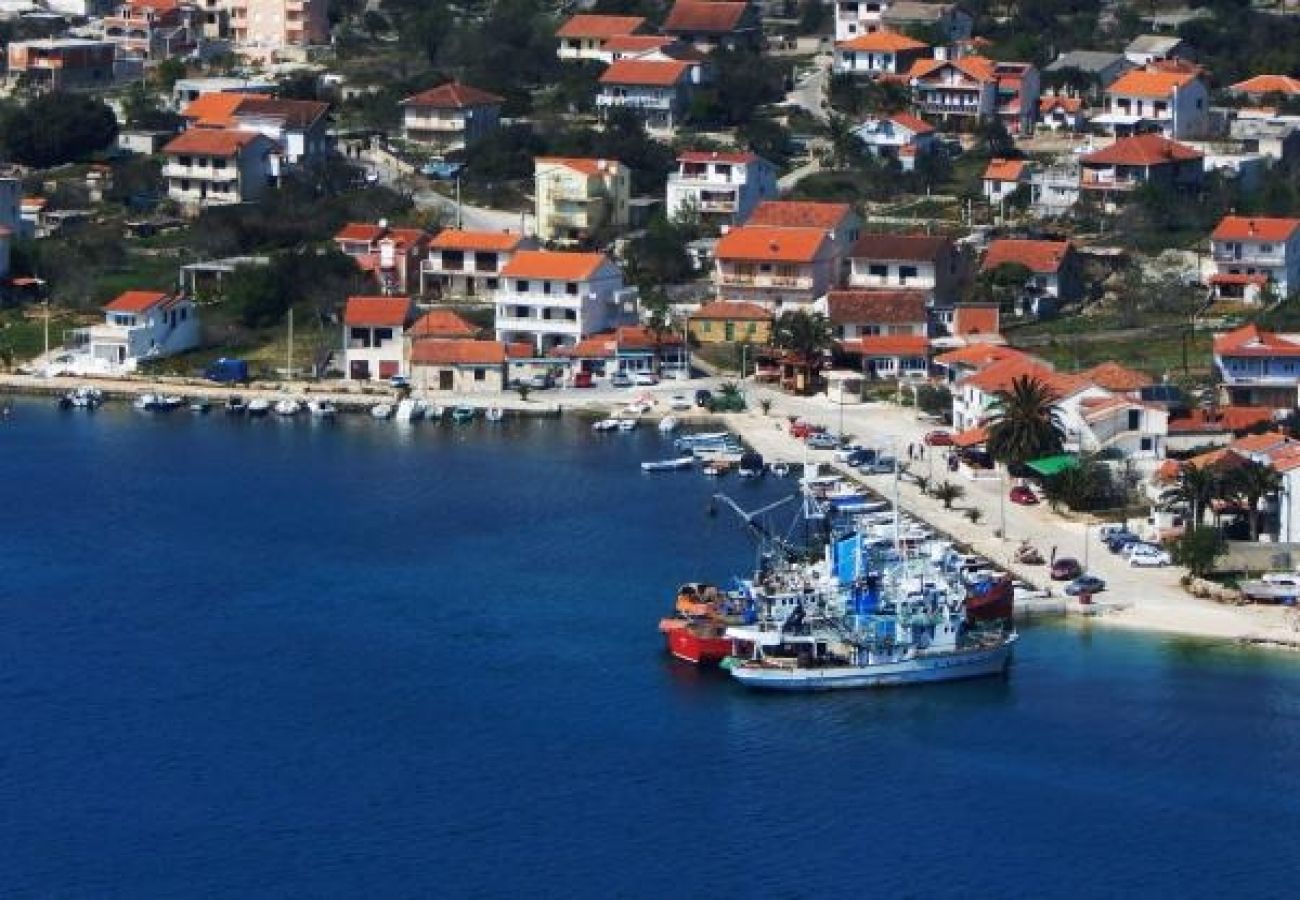 Ferienhaus in Vinišce - Ferienhaus in Vinišće mit Meerblick, Balkon, Klimaanlage, W-LAN (3484-1)