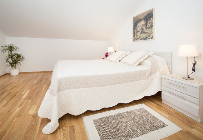 Ferienwohnung in Rovinj - Ferienwohnung in Rovinj mit Meerblick, Balkon, Klimaanlage, W-LAN (3482-11) Ferienwohnung in Rovinj - Ferienwohnung in Rovinj mit Meerblick, Balkon, Klimaanlage, W-LAN (3482-11)