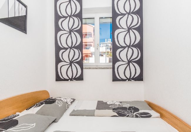 Ferienwohnung in Crikvenica - Ferienwohnung in Crikvenica mit Meerblick, Balkon, Klimaanlage, W-LAN (3492-3) Ferienwohnung in Crikvenica - Ferienwohnung in Crikvenica mit Meerblick, Balkon, Klimaanlage, W-LAN (3492-3)