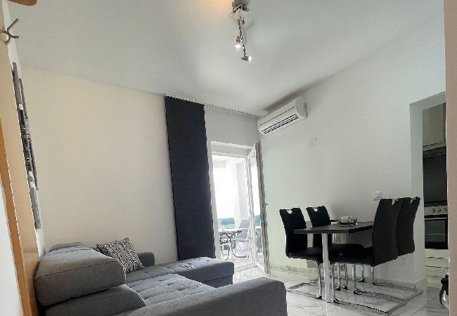 Ferienwohnung in Crikvenica - Ferienwohnung in Crikvenica mit Meerblick, Balkon, Klimaanlage, W-LAN (3492-4) Ferienwohnung in Crikvenica - Ferienwohnung in Crikvenica mit Meerblick, Balkon, Klimaanlage, W-LAN (3492-4)