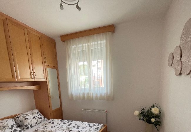 Ferienwohnung in Crikvenica - Ferienwohnung in Crikvenica mit Meerblick, Balkon, Klimaanlage, W-LAN (3492-4) Ferienwohnung in Crikvenica - Ferienwohnung in Crikvenica mit Meerblick, Balkon, Klimaanlage, W-LAN (3492-4)