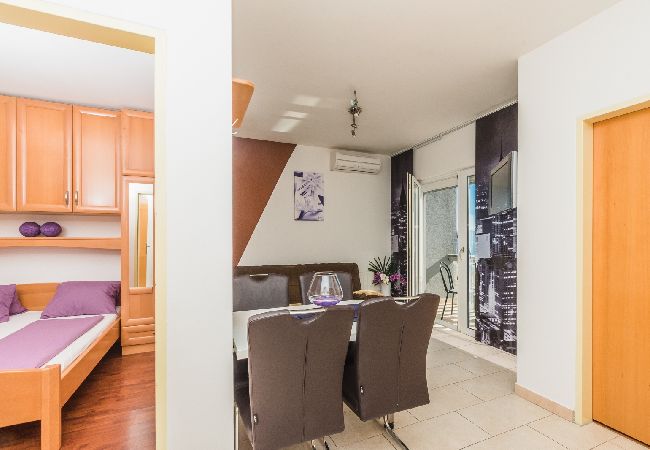 Ferienwohnung in Crikvenica - Ferienwohnung in Crikvenica mit Meerblick, Terrasse, Klimaanlage, W-LAN (3492-6) Ferienwohnung in Crikvenica - Ferienwohnung in Crikvenica mit Meerblick, Terrasse, Klimaanlage, W-LAN (3492-6)