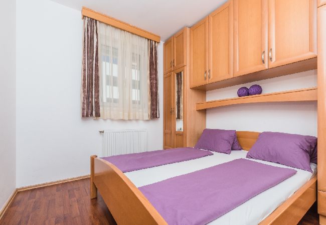 Ferienwohnung in Crikvenica - Ferienwohnung in Crikvenica mit Meerblick, Terrasse, Klimaanlage, W-LAN (3492-6) Ferienwohnung in Crikvenica - Ferienwohnung in Crikvenica mit Meerblick, Terrasse, Klimaanlage, W-LAN (3492-6)