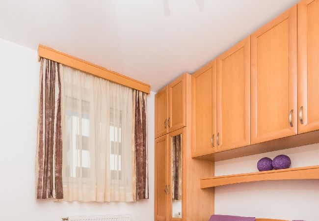 Ferienwohnung in Crikvenica - Ferienwohnung in Crikvenica mit Meerblick, Terrasse, Klimaanlage, W-LAN (3492-6) Ferienwohnung in Crikvenica - Ferienwohnung in Crikvenica mit Meerblick, Terrasse, Klimaanlage, W-LAN (3492-6)