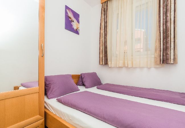 Ferienwohnung in Crikvenica - Ferienwohnung in Crikvenica mit Meerblick, Terrasse, Klimaanlage, W-LAN (3492-6) Ferienwohnung in Crikvenica - Ferienwohnung in Crikvenica mit Meerblick, Terrasse, Klimaanlage, W-LAN (3492-6)