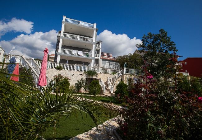 Ferienwohnung in Crikvenica - Ferienwohnung in Crikvenica mit Meerblick, Terrasse, Klimaanlage, W-LAN (3492-6) Ferienwohnung in Crikvenica - Ferienwohnung in Crikvenica mit Meerblick, Terrasse, Klimaanlage, W-LAN (3492-6)