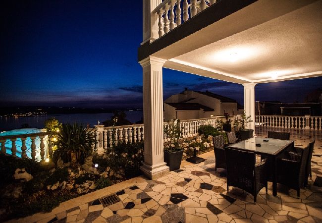 Ferienwohnung in Crikvenica - Ferienwohnung in Crikvenica mit Meerblick, Terrasse, Klimaanlage, W-LAN (3492-6) Ferienwohnung in Crikvenica - Ferienwohnung in Crikvenica mit Meerblick, Terrasse, Klimaanlage, W-LAN (3492-6)