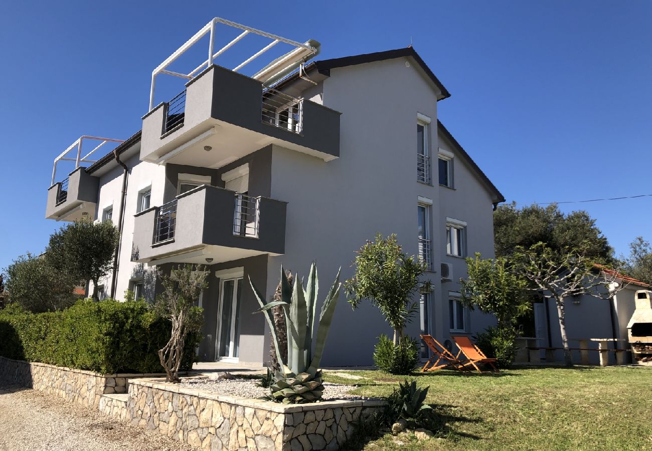 Ferienwohnung in Sukošan - Ferienwohnung in Sukošan mit Meerblick, Terrasse, Klimaanlage, W-LAN (3495-1)